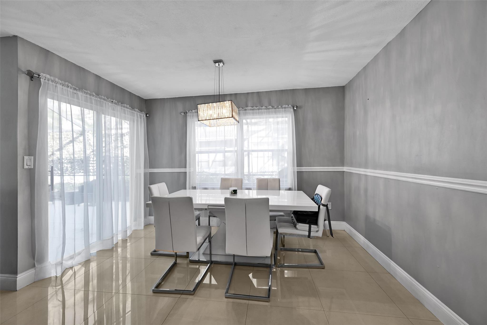 West Glen Manor 145-7 B - Residential