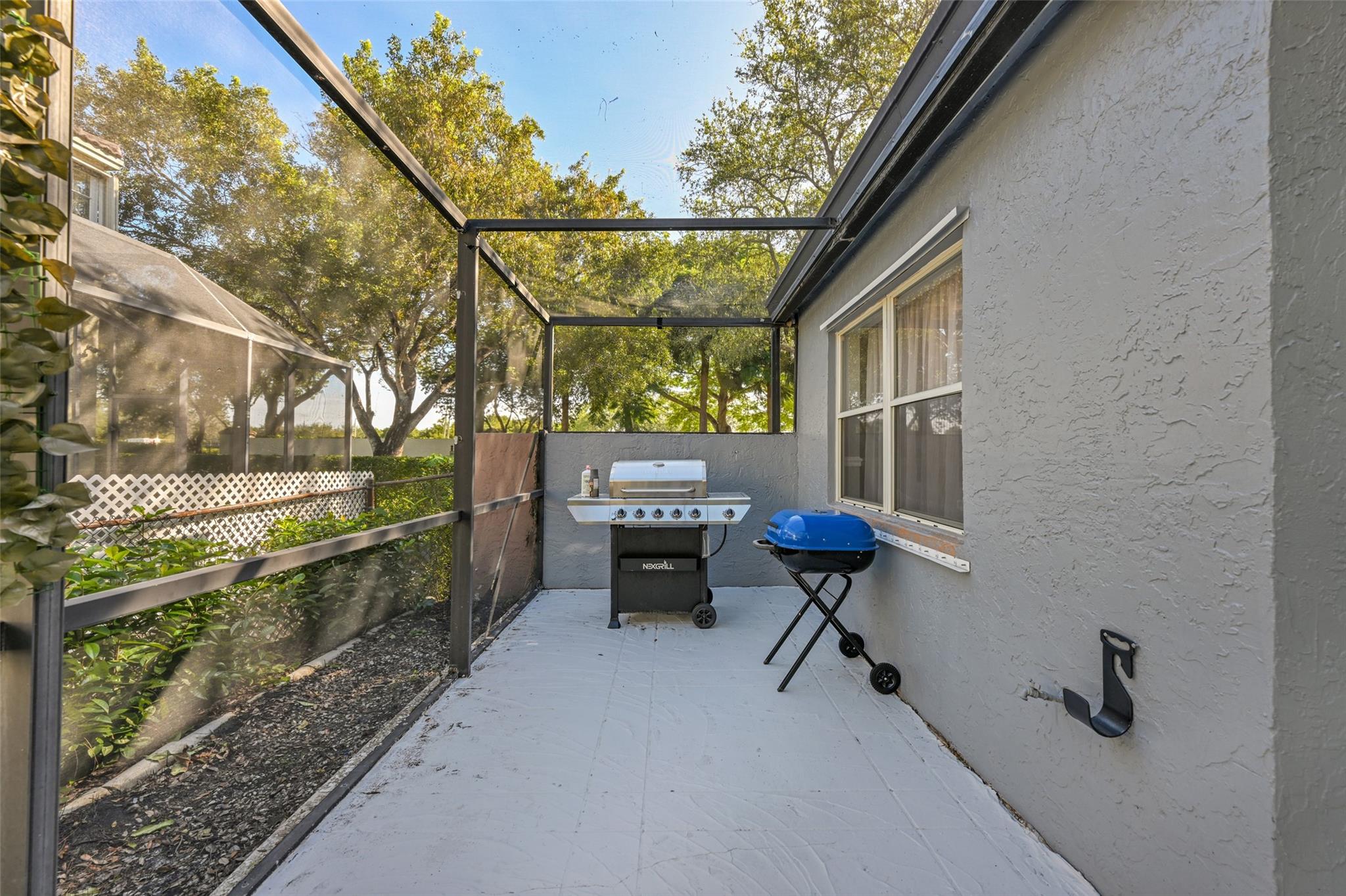 West Glen Manor 145-7 B - Residential