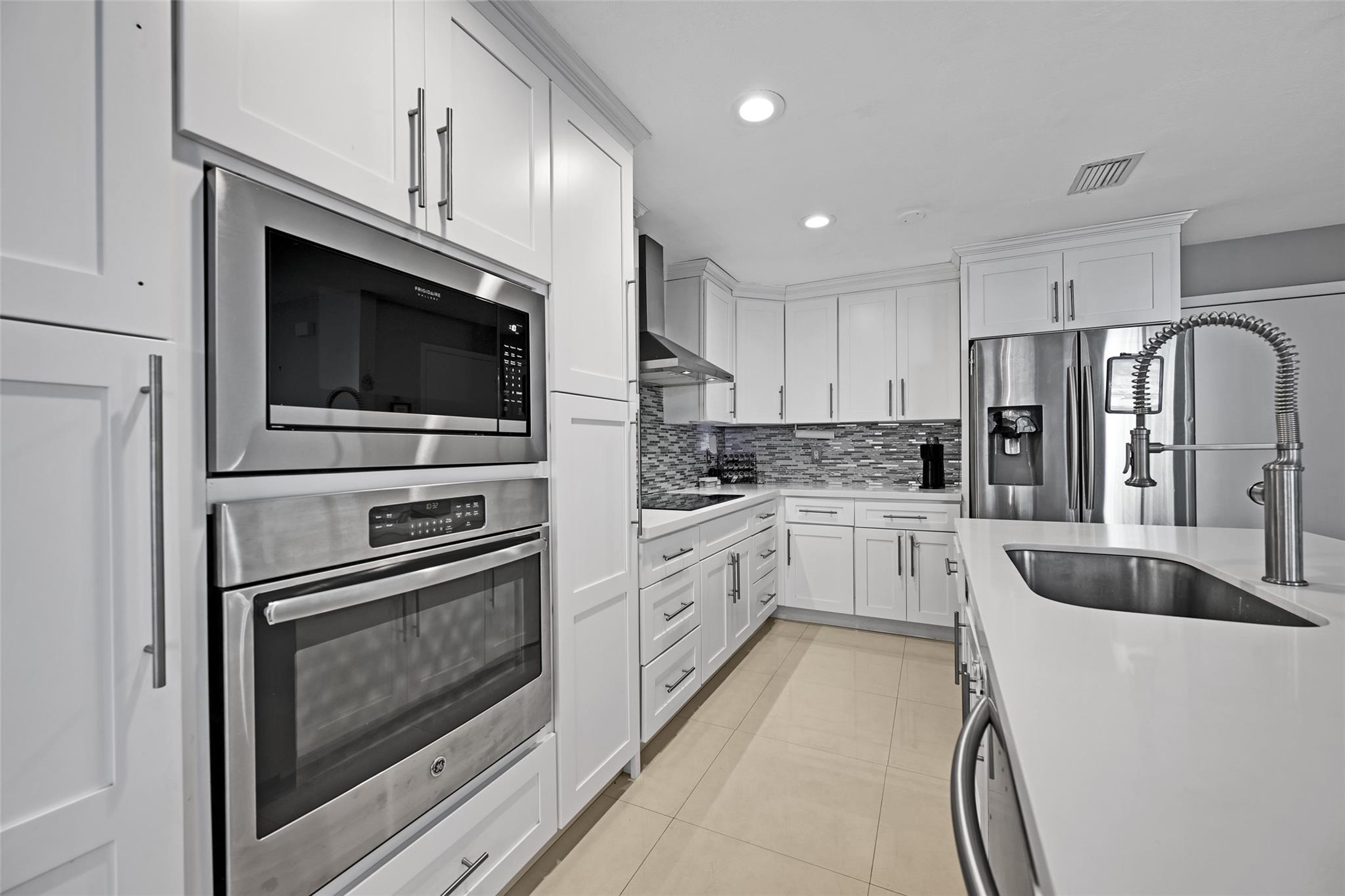 West Glen Manor 145-7 B - Residential