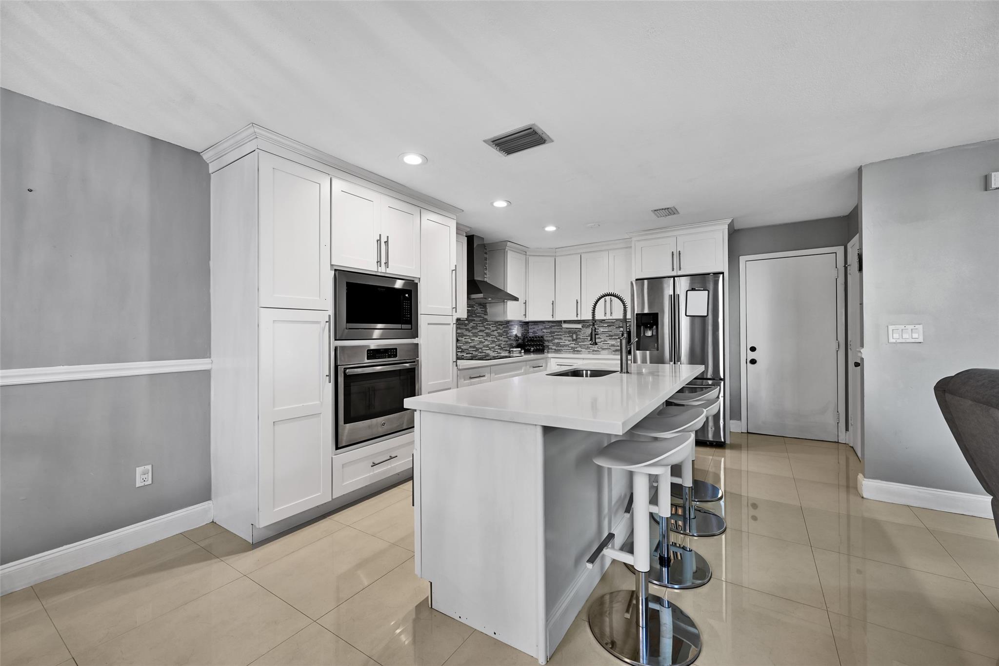 West Glen Manor 145-7 B - Residential