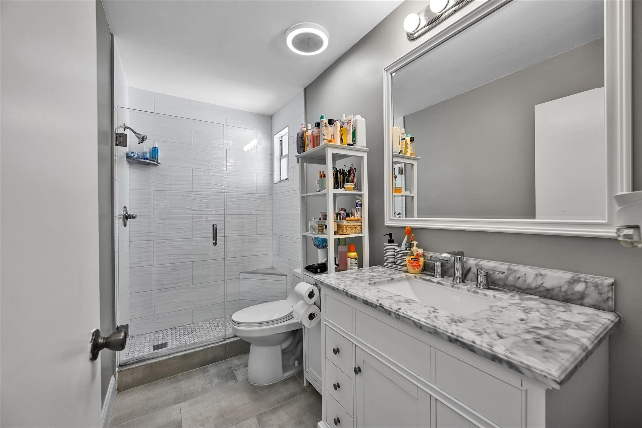 West Glen Manor 145-7 B - Residential