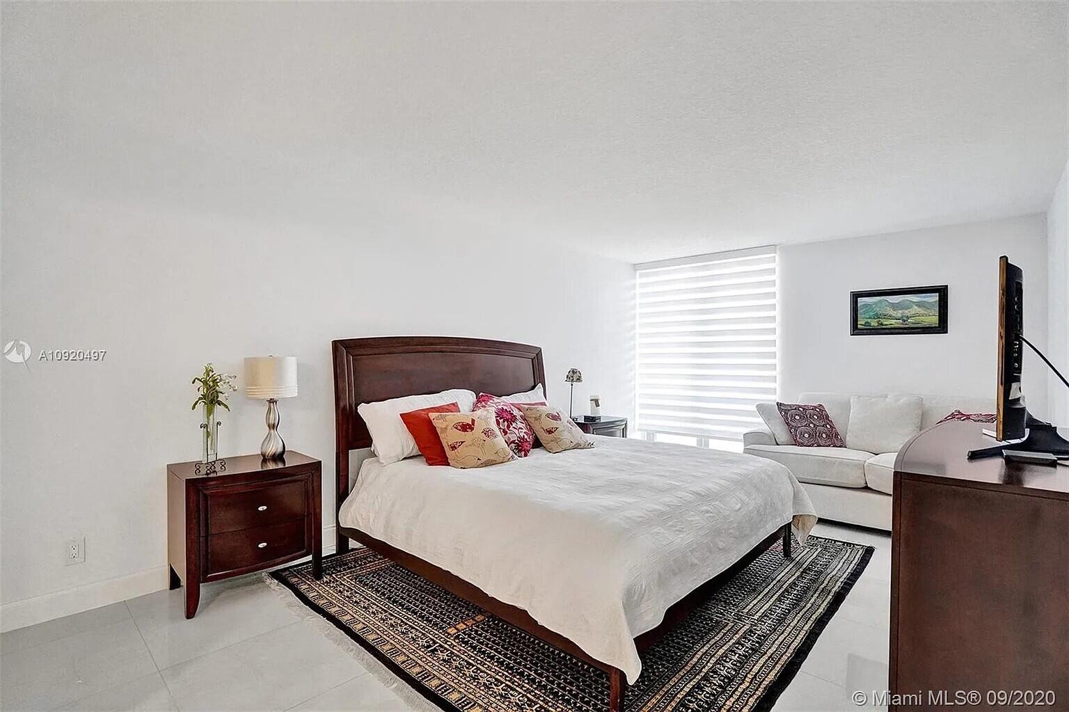 RIVER REACH CONDOMINIUM VI - Residential