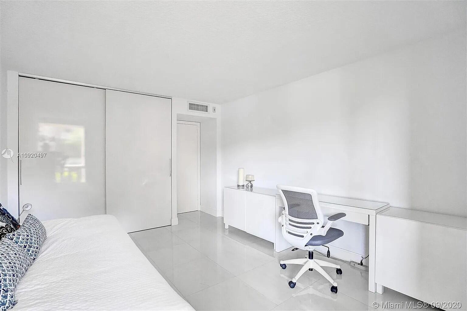 RIVER REACH CONDOMINIUM VI - Residential