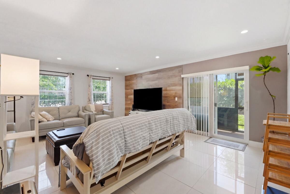 RIVERSIDE ESTATES CONDO - Residential