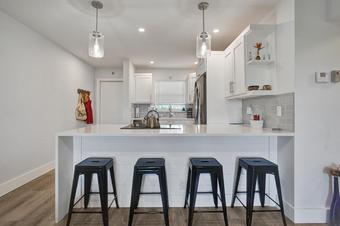 ISLAND TOWERS INC CONDO - Residential