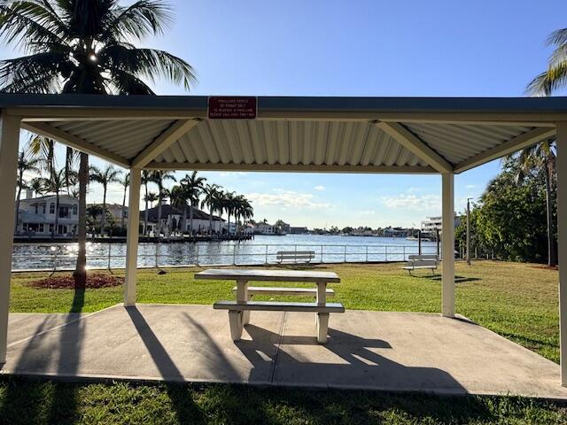 ARISTOCRAT OCEAN AND - Residential