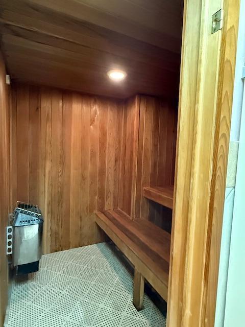 ARISTOCRAT OCEAN AND - Residential