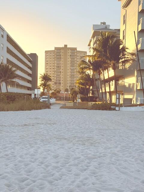 ARISTOCRAT OCEAN AND - Residential