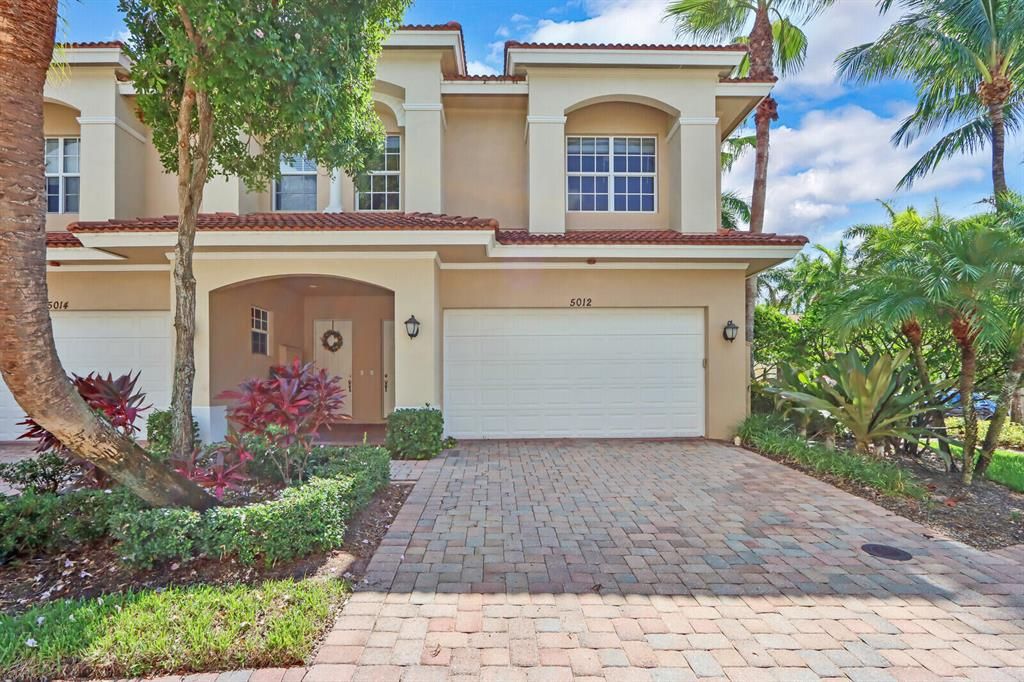 Photo of 5012 Vine Cliff Way Way W, Palm Beach Gardens, FL 33418 (MLS # R10825631)