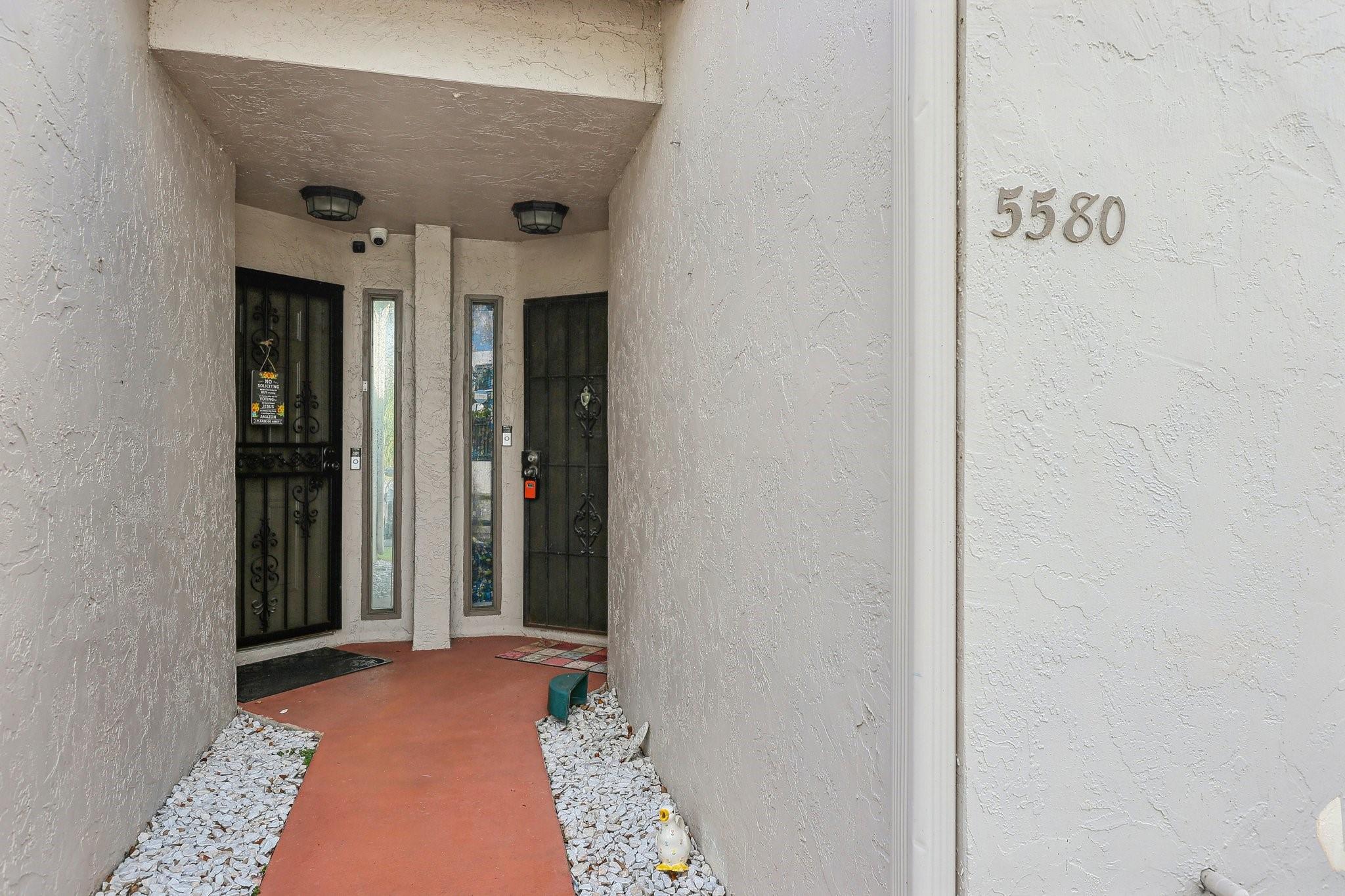 5580 SW 28th Ter