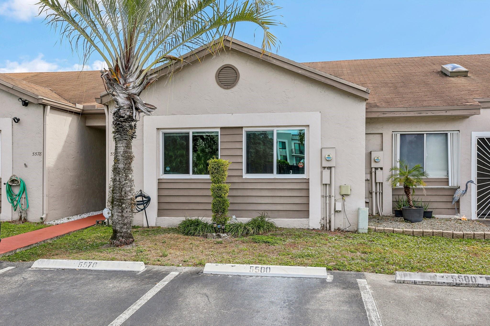 5580 SW 28th Ter