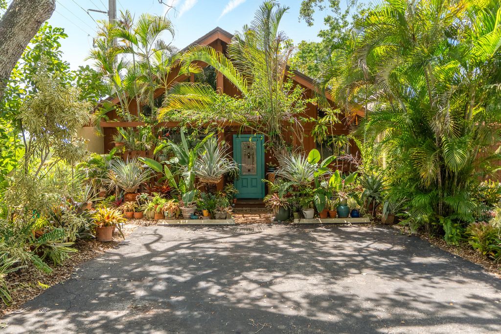 Photo of 6101 NW 32nd Way, Fort Lauderdale, FL 33309 (MLS # B26020556)