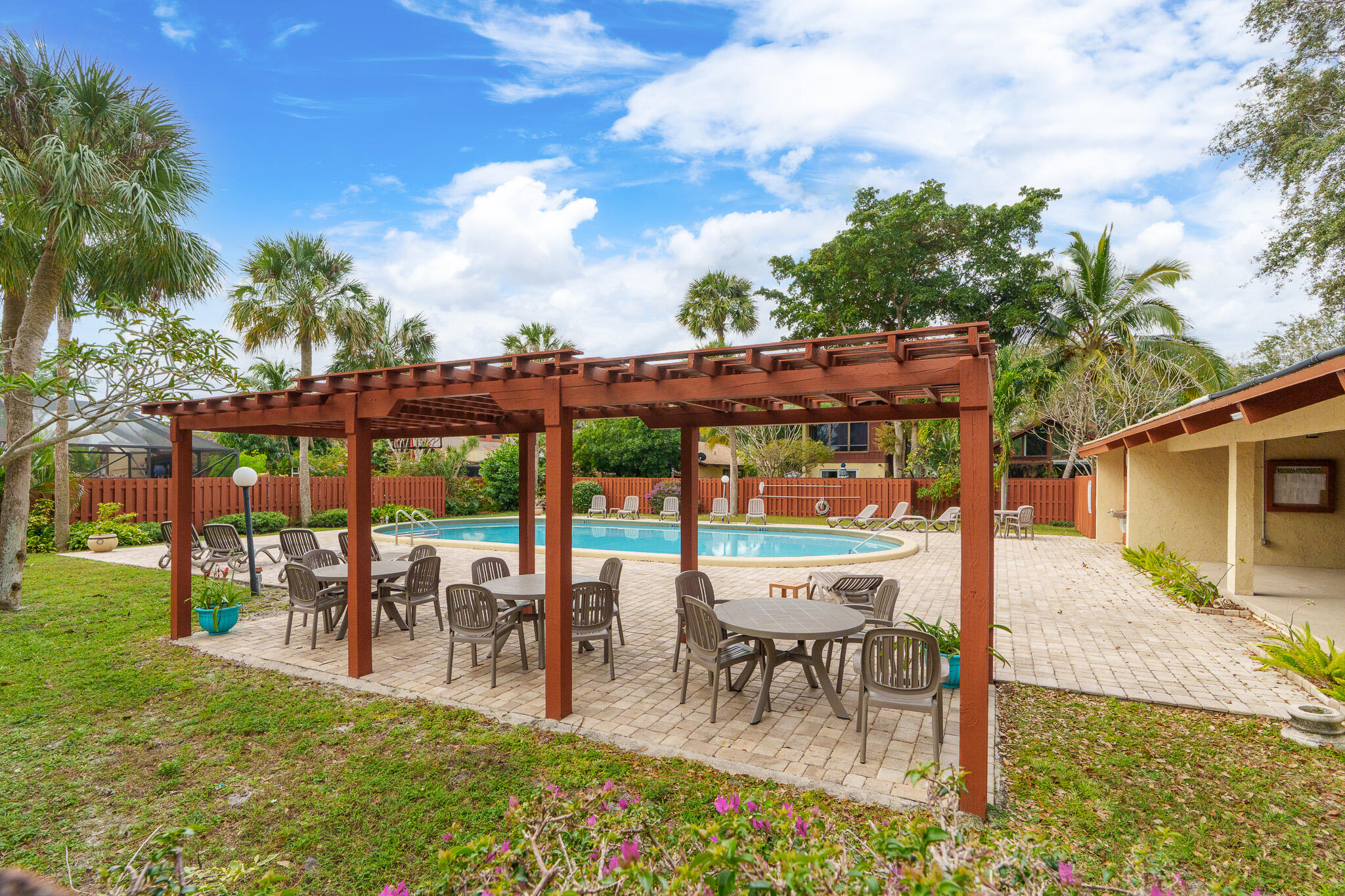 PALM-AIRE VILLAGE 4TH SECTION - Residential