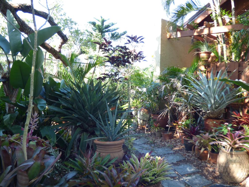 Photo of 6101 NW 32nd Way, Fort Lauderdale, FL 33309 (MLS # B26020556)