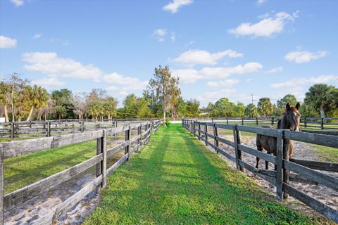 A home in Loxahatchee