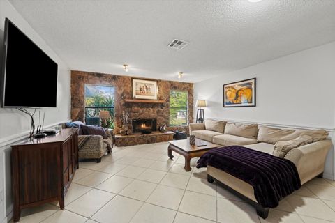 A home in Loxahatchee