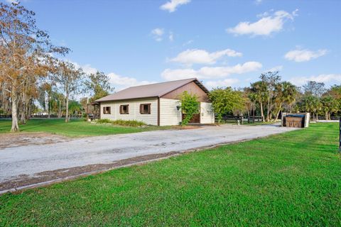 A home in Loxahatchee