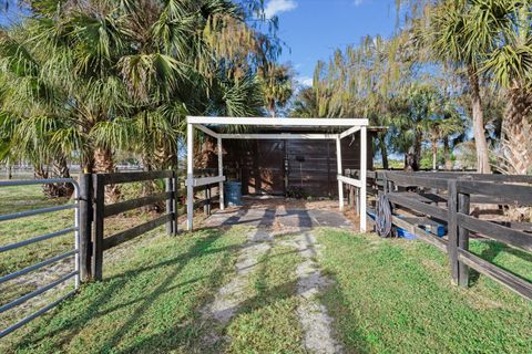 A home in Loxahatchee