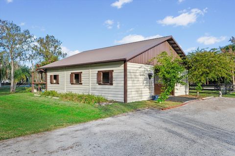 A home in Loxahatchee