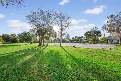 A home in Loxahatchee