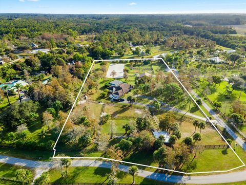 A home in Loxahatchee