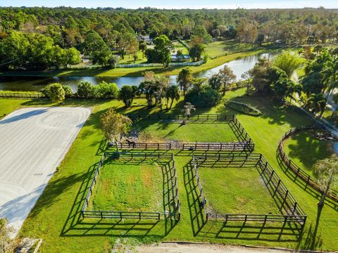 A home in Loxahatchee