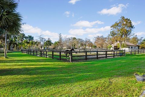 A home in Loxahatchee