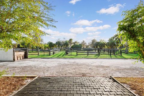 A home in Loxahatchee