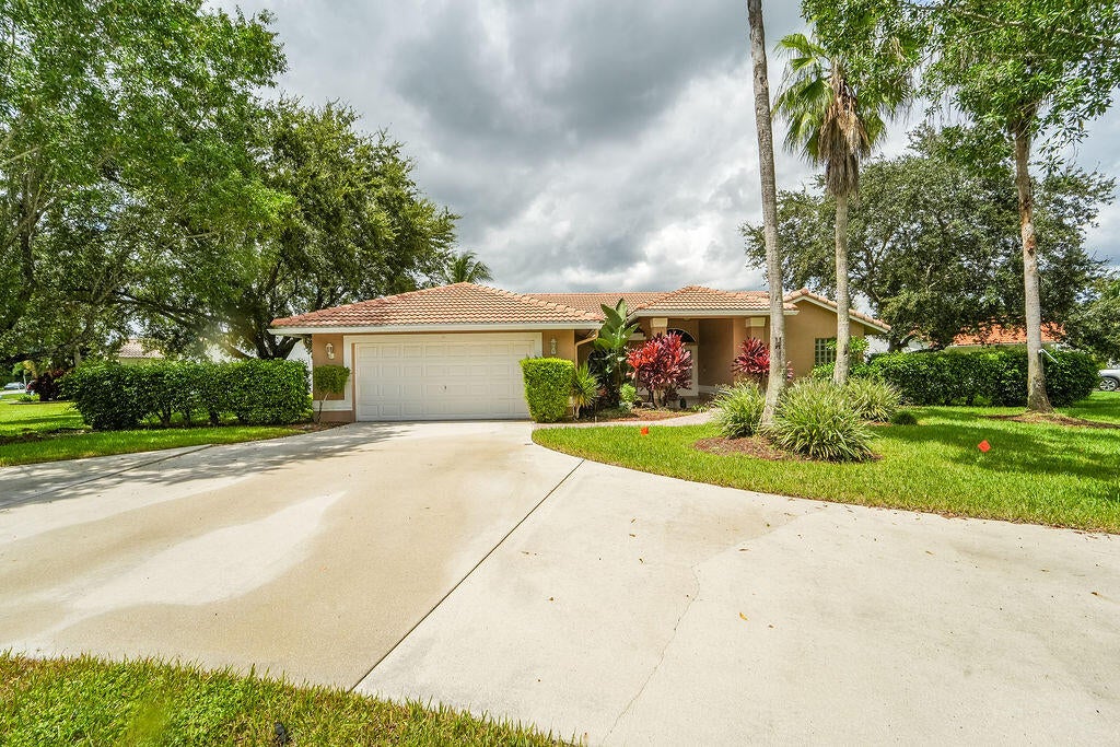 Photo of 10884 Paso Fino Drive, Wellington, FL 33449 (MLS # B26050365)