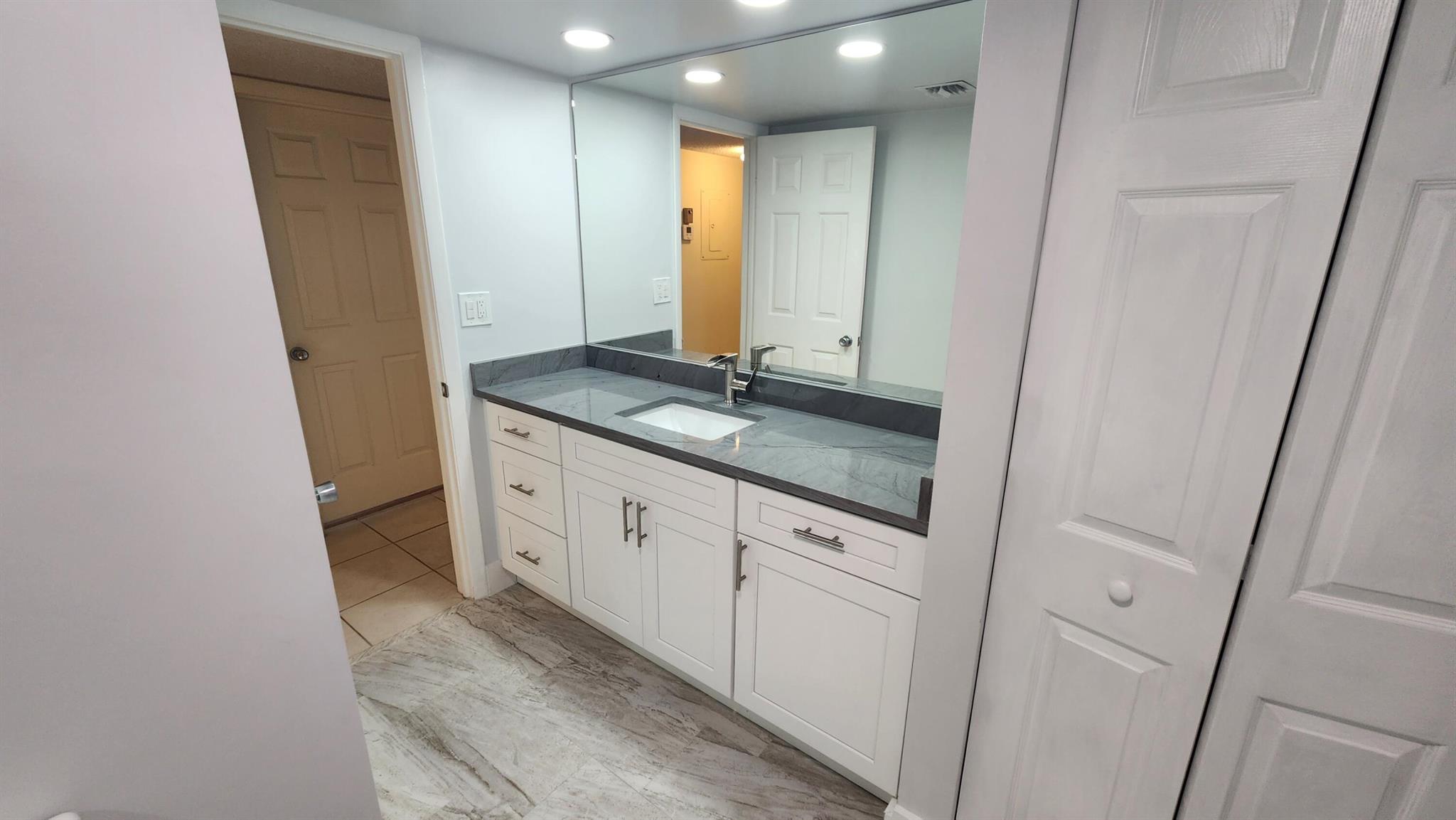 HIDDEN WOODS OF DEER CREE - Residential Lease