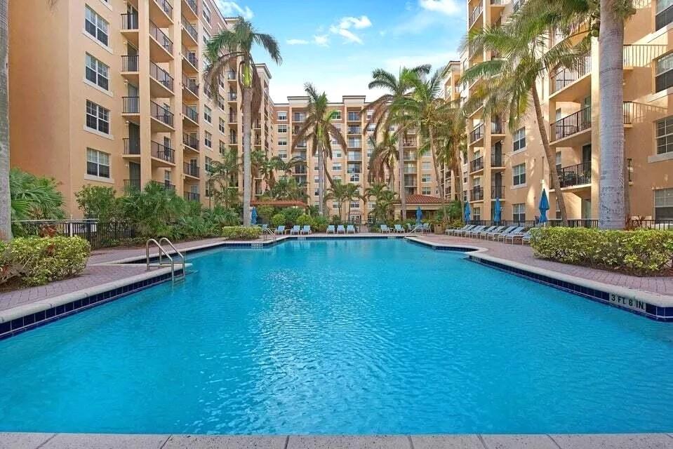 1805 N Flagler Dr 208
