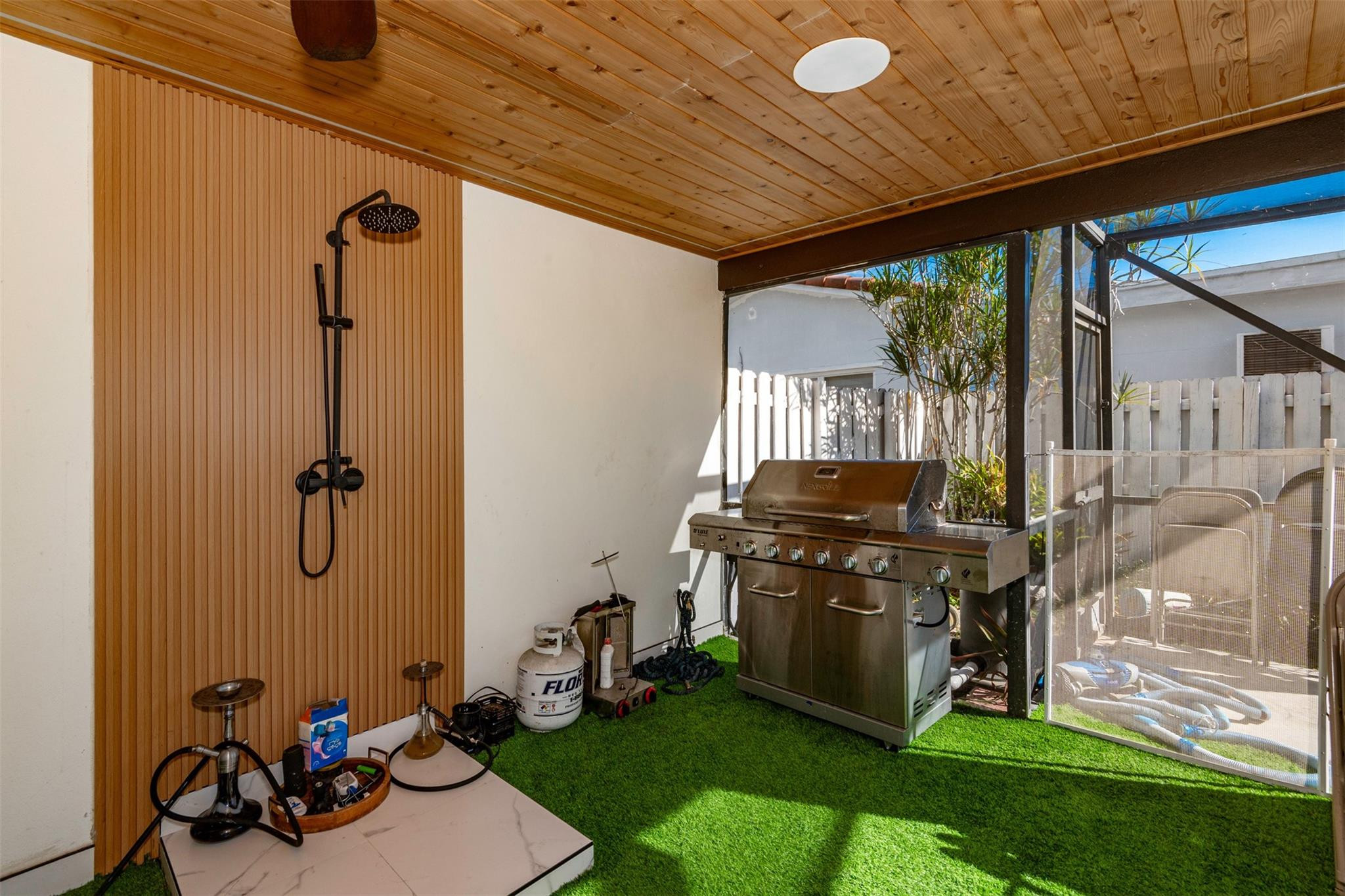 Hollywood Hills 1965 61-2 - Residential