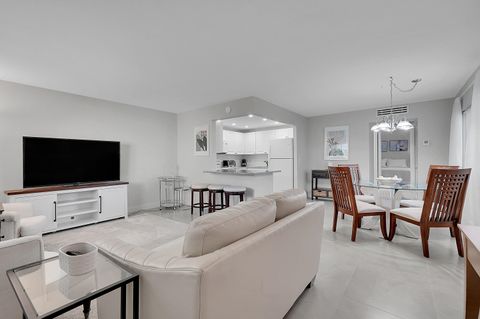 Tiny photo for 646 Flanders N, Delray Beach, FL 33484 (MLS # B26035557)