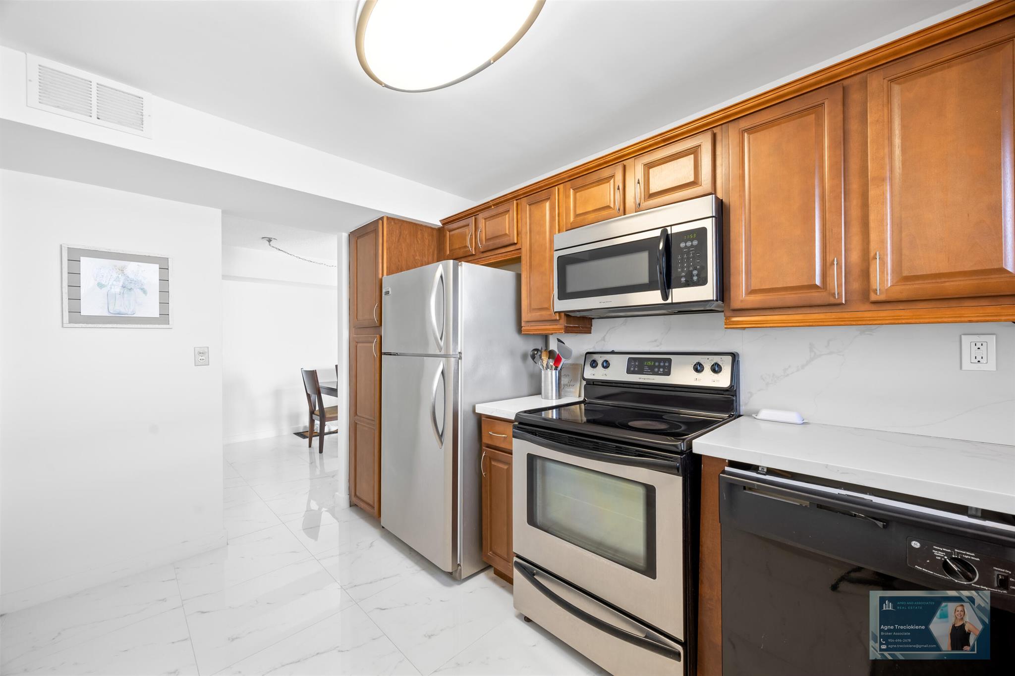 GOLDEN SURF TOWERS CONDO - Residential