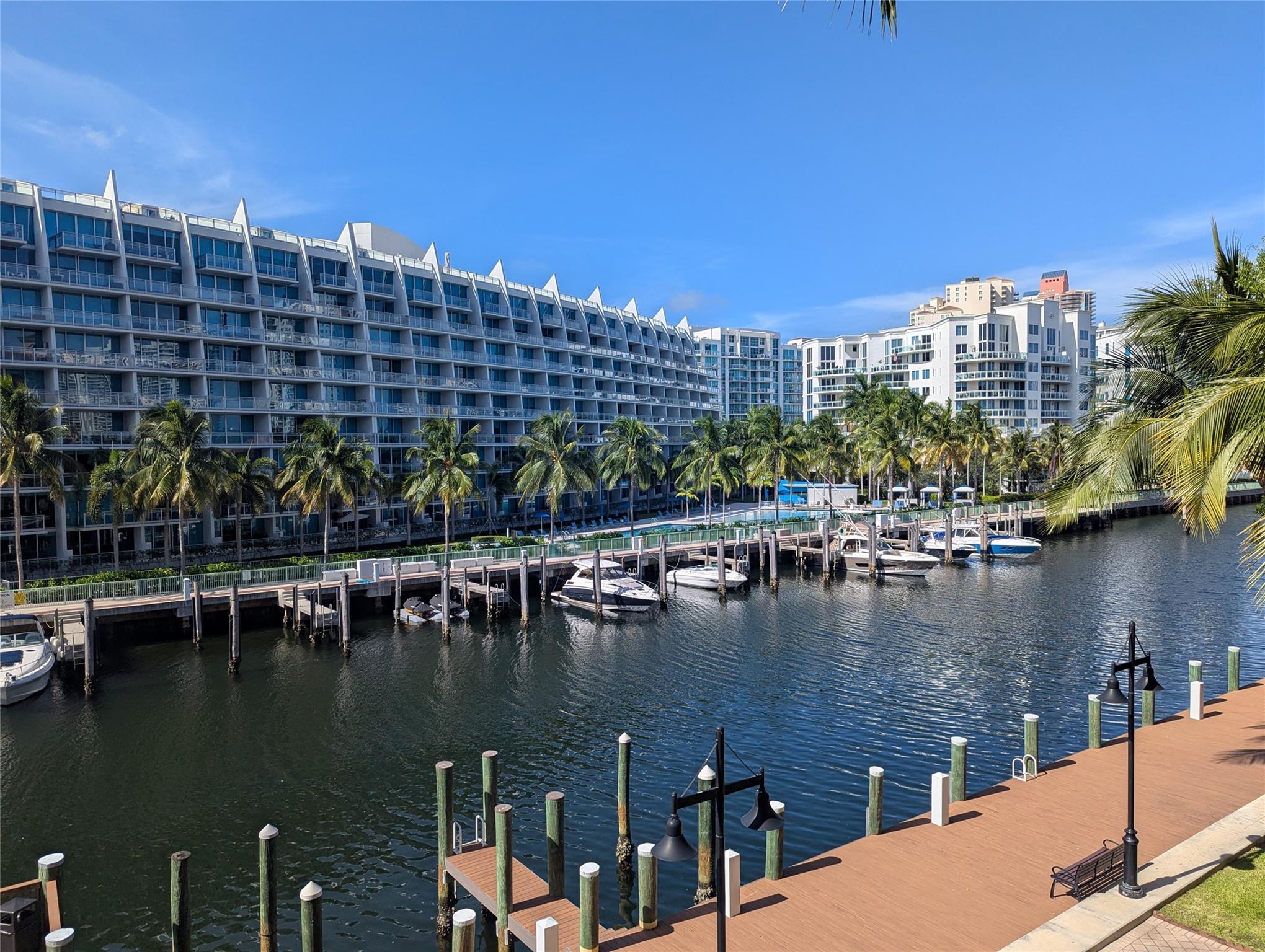 Stunning Waterfront Unit – Prime Aventura Location
Bright and inviting 2-bed / 2.5-bath residence at Alaqua Condo with direct water views and a smart open layout. Features include maple wood floors, floor-to-ceiling windows, remote blackout shades in bedrooms, granite countertops, stainless steel appliances, walk-in closets, and in-unit washer/dryer.
Includes 2 covered parking spaces on the same level. Offered fully furnished with new furniture and essentials — turnkey.
Amenities: marina, pool, gym, club room, Gym, 24/7 security, plus basic cable & internet.
Walk to parks, shops, and houses of worship.
24-hour notice required for showings.