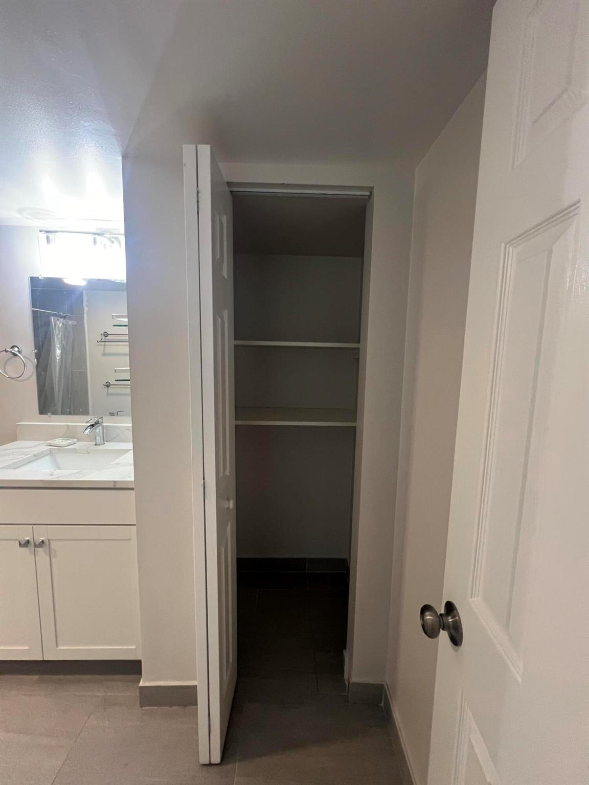 BOCA ENTRADA - Residential Lease