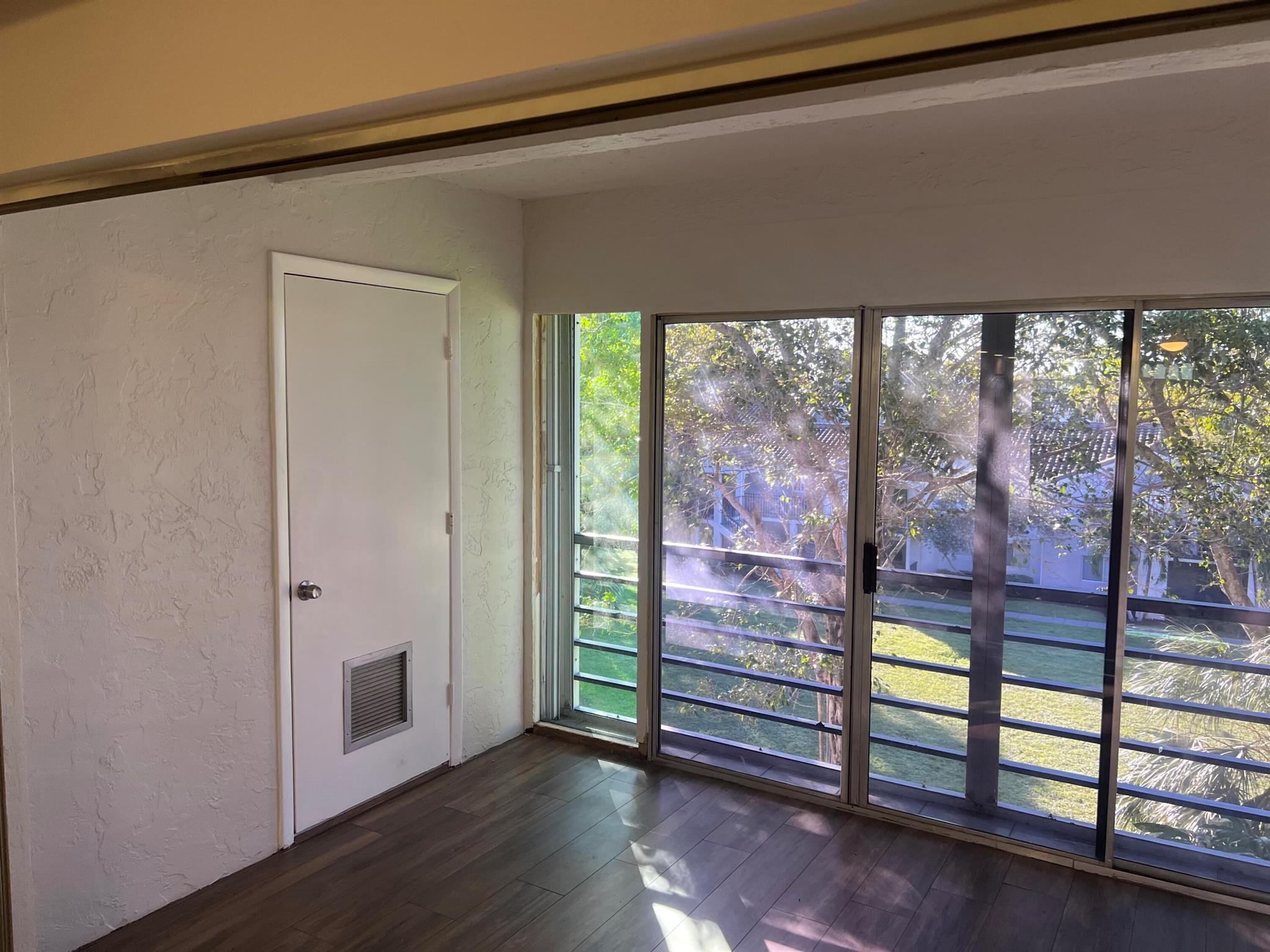 BOCA ENTRADA - Residential Lease