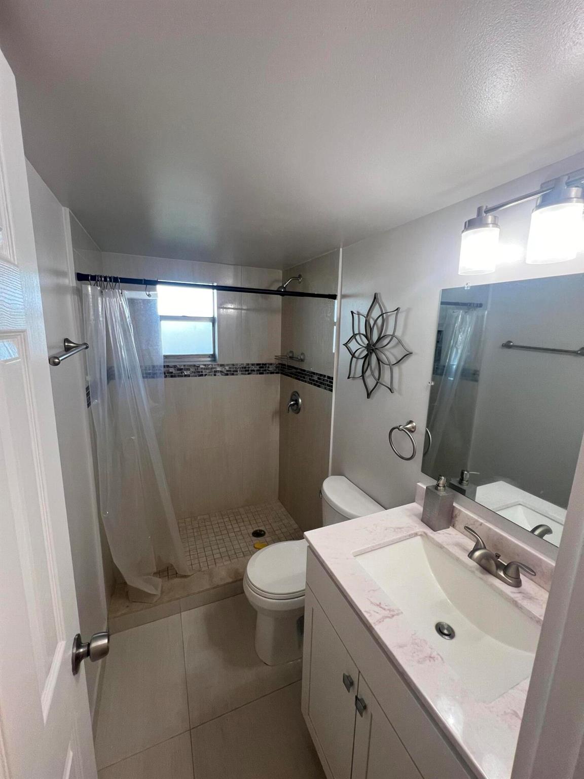 BOCA ENTRADA - Residential Lease