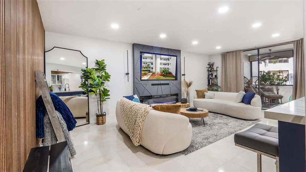 Photo of 1410 Sheridan Street #7I, Hollywood, FL 33020 (MLS # B26066124)