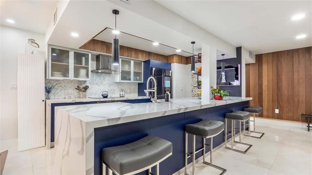 Photo of 1410 Sheridan Street #7I, Hollywood, FL 33020 (MLS # B26066124)