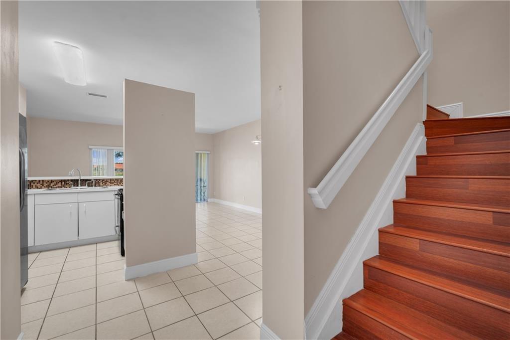 PELICAN POINTE - Residential Lease