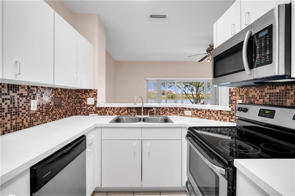 PELICAN POINTE - Residential Lease