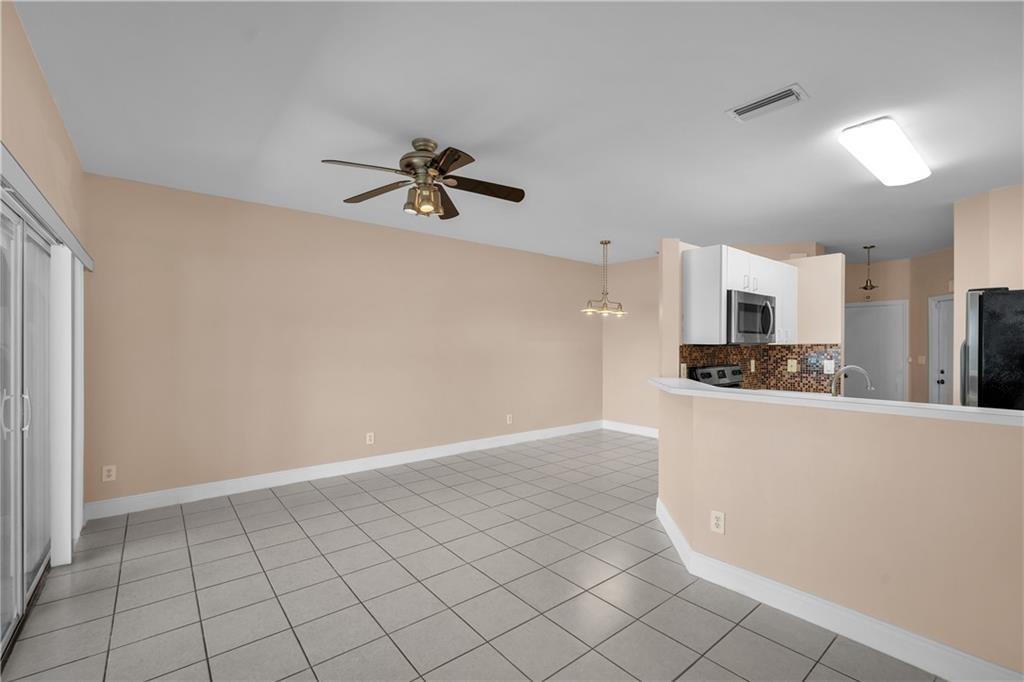PELICAN POINTE - Residential Lease
