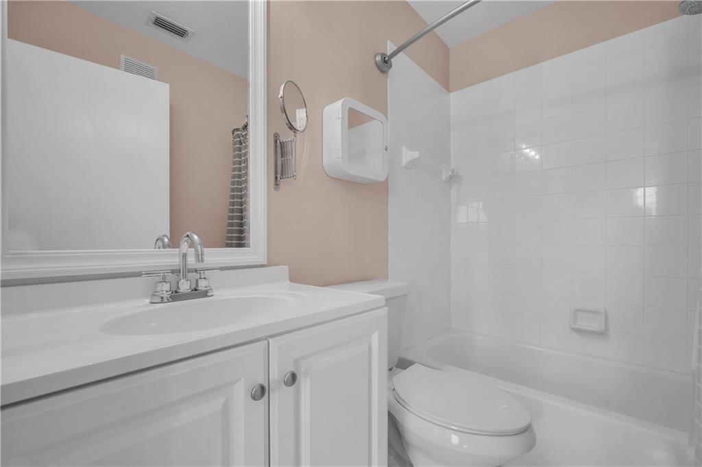 PELICAN POINTE - Residential Lease