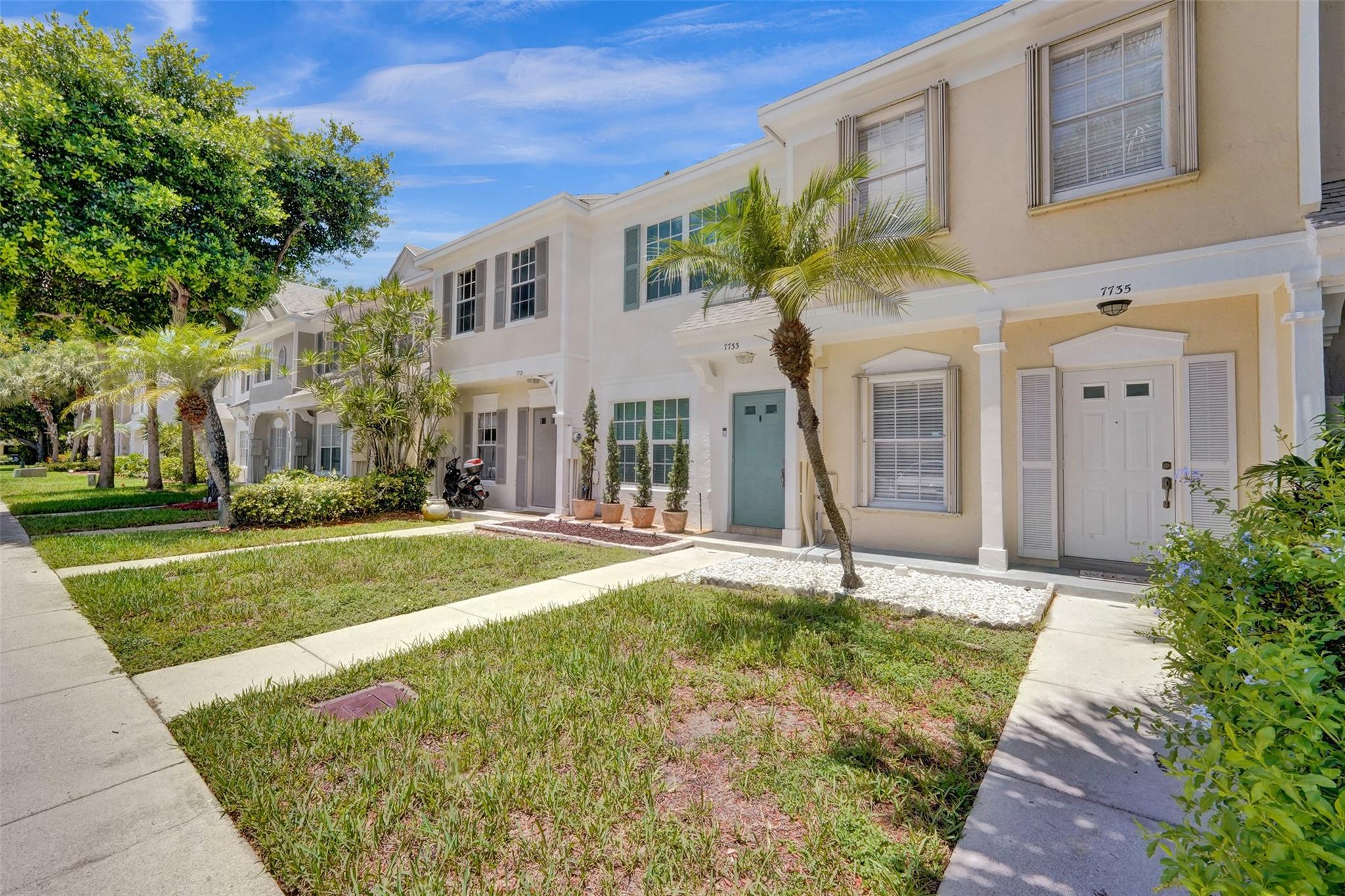 7735 Sanibel Dr 7735