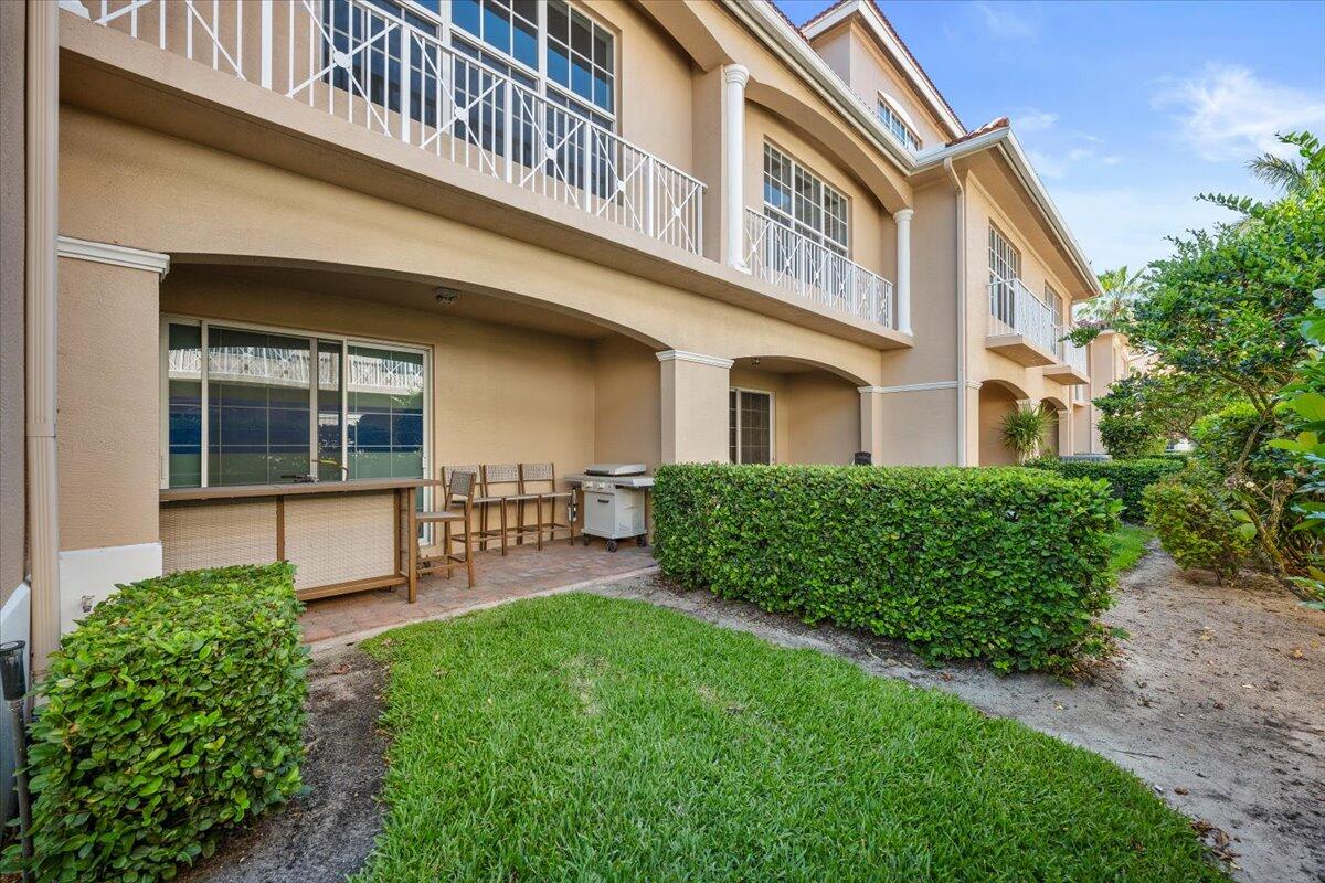 CIELO TOWNHOMES AT SHOPS OF DONALD ROSS - Residential