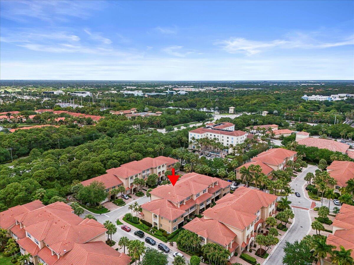 CIELO TOWNHOMES AT SHOPS OF DONALD ROSS - Residential