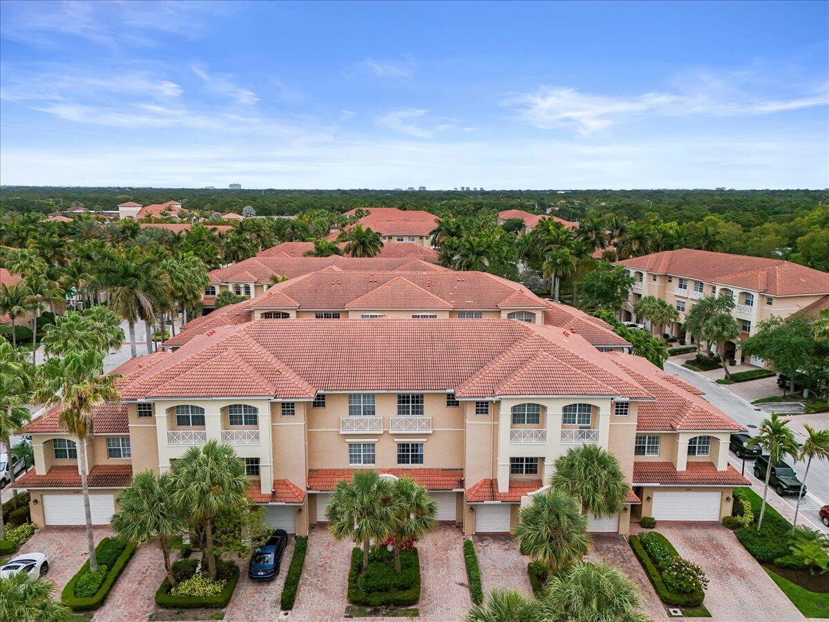 CIELO TOWNHOMES AT SHOPS OF DONALD ROSS - Residential