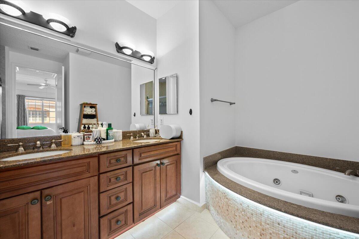 CIELO TOWNHOMES AT SHOPS OF DONALD ROSS - Residential