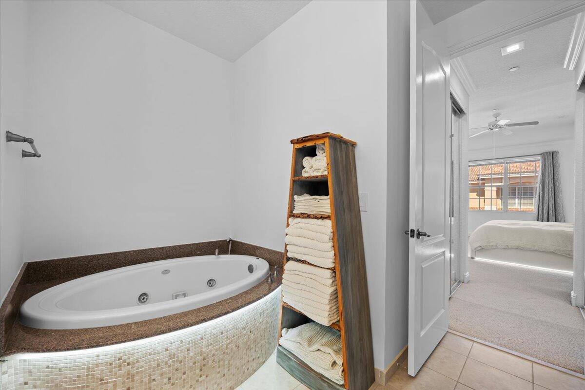 CIELO TOWNHOMES AT SHOPS OF DONALD ROSS - Residential